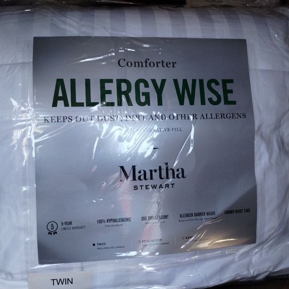 Martha Stewart Collection Allergy Wise Down-Alternative Dobby Stripe Comforter - Picture 3 of 6